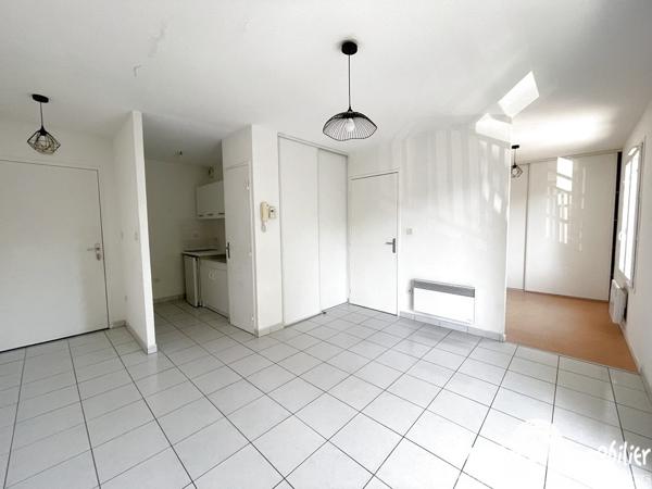 Vente Appartement - 3 pièces - 40m² - Résidence avec ascenseur - Garage - COGNAC
