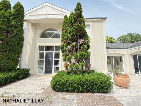 Ardon, proche Orléans, golf de Limere, à vendre Maison d'architecte, avec jardin et piscine