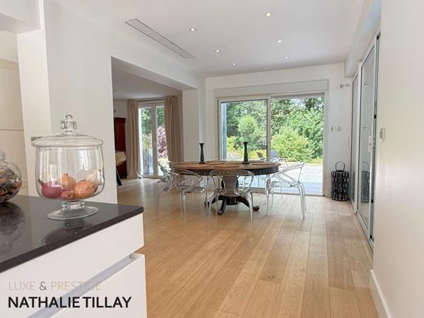 Ardon, proche Orléans, golf de Limere, à vendre Maison d'architecte, avec jardin et piscine