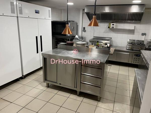 Commerce à vendre 3 pièces de 180 m²