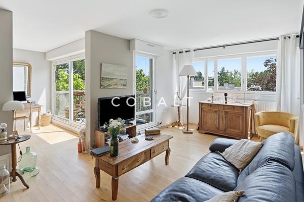 Dernier étage avec terrasse plein sud : un bel appartement familial aux prestations soignées
