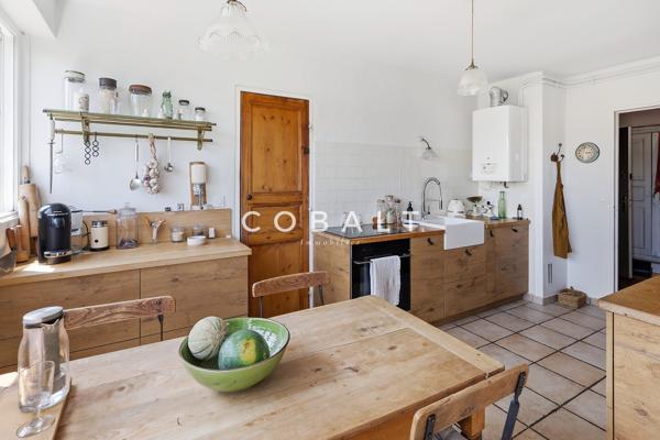 Dernier étage avec terrasse plein sud : un bel appartement familial aux prestations soignées