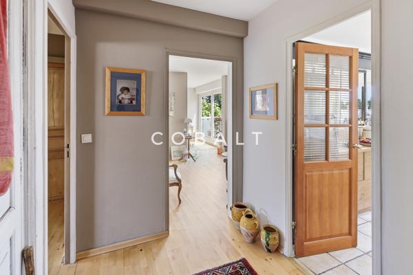 Dernier étage avec terrasse plein sud : un bel appartement familial aux prestations soignées