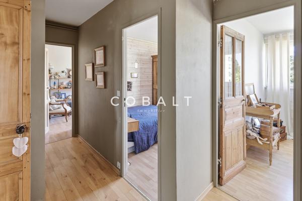 Dernier étage avec terrasse plein sud : un bel appartement familial aux prestations soignées