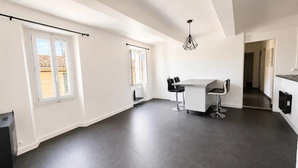 Location                                                      Appartement
                        
                     3 pièces                      84 m2                     à Pourrières
