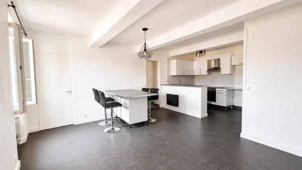 Location                                                      Appartement
                        
                     3 pièces                      84 m2                     à Pourrières