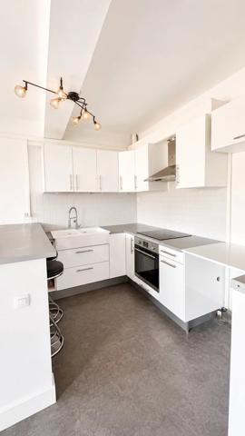 Location                                                      Appartement
                        
                     3 pièces                      84 m2                     à Pourrières