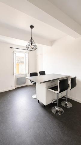Location                                                      Appartement
                        
                     3 pièces                      84 m2                     à Pourrières