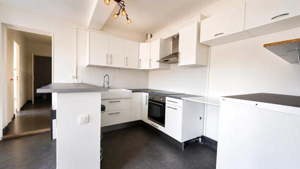 Location                                                      Appartement
                        
                     3 pièces                      84 m2                     à Pourrières