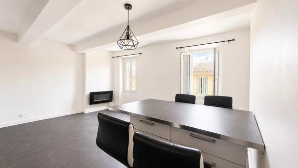Location                                                      Appartement
                        
                     3 pièces                      84 m2                     à Pourrières