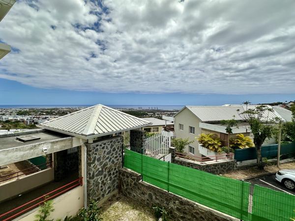 Appartement T2 meublé - 37m² - La Possession - Vue mer et Piscine