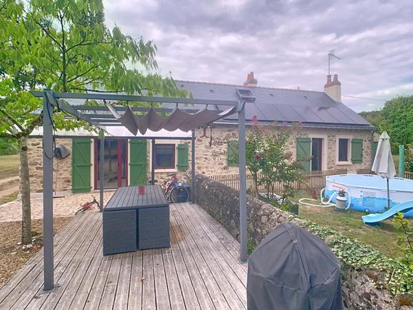 Longère de 4 chambres entièrement rénovée sur un terrain de 17000 m²