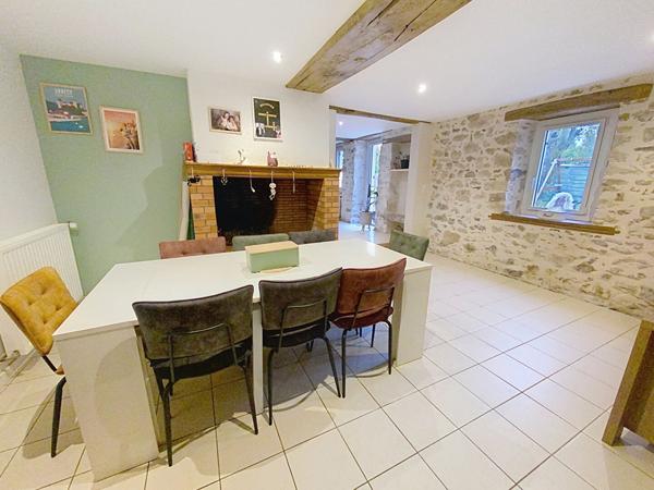 Longère de 4 chambres entièrement rénovée sur un terrain de 17000 m²