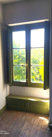 Château du 19e  avec dépendances et parc