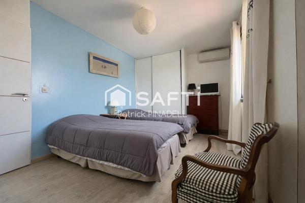 Maison d'habitation 4 faces, de type T6, comprenant 5 chambres, 4 salles de Bains, 2 WC