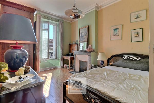 BORDEAUX quartier Judaïque - à vendre maison bourgeoise en pierre avec 3/4 chambres et patio