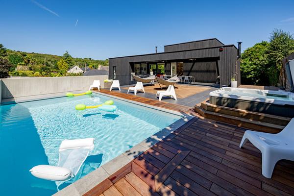 Maison d'architecte Meublée Piscine et Jacuzzi vue mer SAINT LAURENT