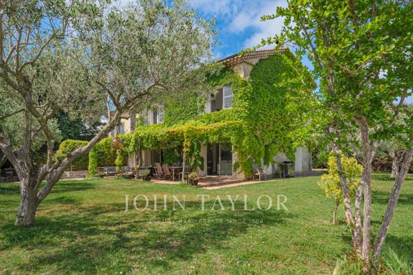 Mougins Co exclusivité - Magnifique bastide provençale au calme absolu