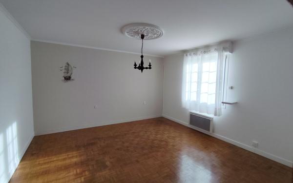 Maison à louer    5 pièces • 156,99 m2 Plougar