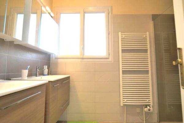 Royan, Le Chay, Emplacement, Volume et qualité de construction !