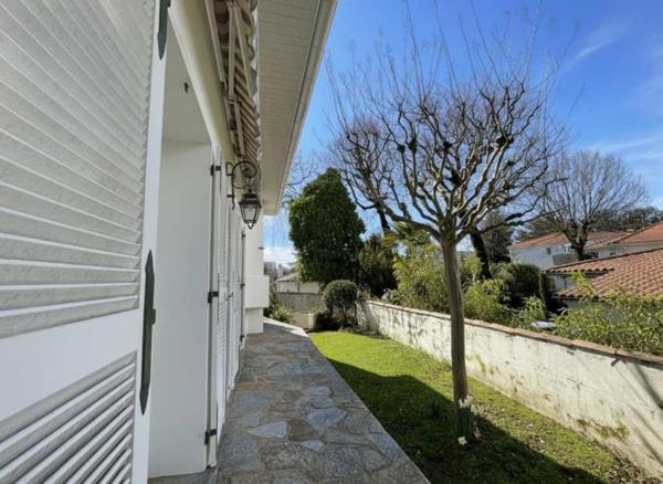 Royan, Le Chay, Emplacement, Volume et qualité de construction !