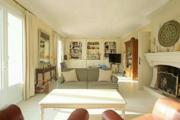Royan, Le Chay, Emplacement, Volume et qualité de construction !