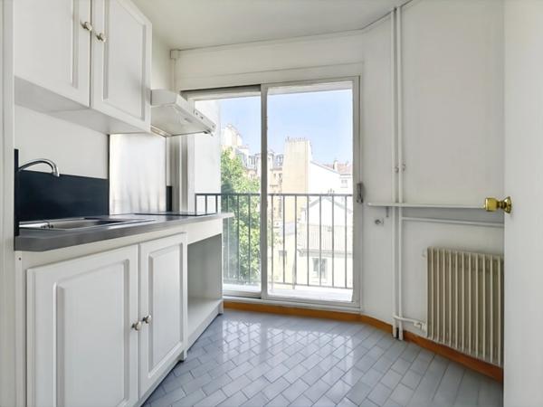 GRAND STUDIO À FORT POTENTIEL SAINT-JACQUES / DENFERT-ROCHEREAU PARIS 14EME ARRONDISSEMENT (75)