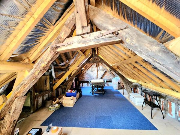 Exclusivité : Petit Andelys, agréable maison sans travaux de 94.50 m2 proche des bords de Seine, - 2 chambres sur 153 m2 de terrain - Prix 317.700