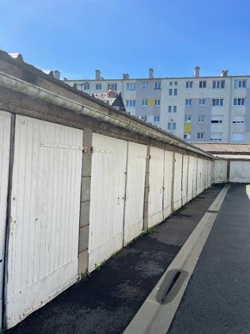 VENTE - LOTS 4 GARAGES LOUES QUARTIER SAINTE-THERESE