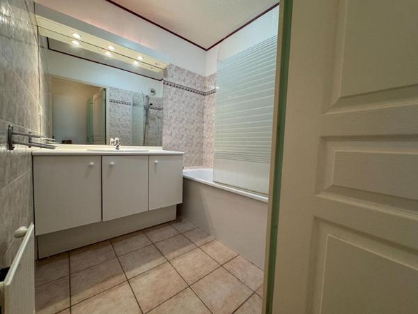 13013 Bien RARE à la vente appt T3 qui se vit comme une maison