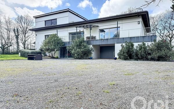 Maison à vendre    8 pièces • 450,70 m2 Apremont