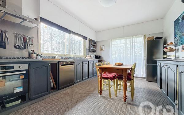 Maison à vendre    8 pièces • 450,70 m2 Apremont