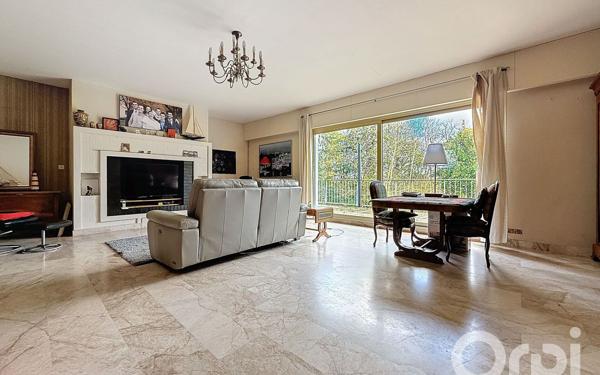 Maison à vendre    8 pièces • 450,70 m2 Apremont