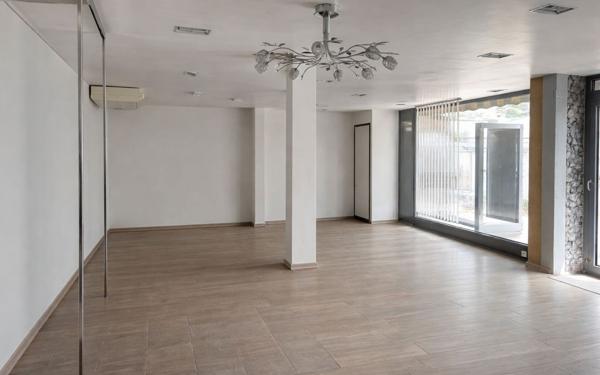 Immeuble à vendre    3 pièces • 101 m2 Eu