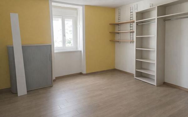 Immeuble à vendre    3 pièces • 101 m2 Eu