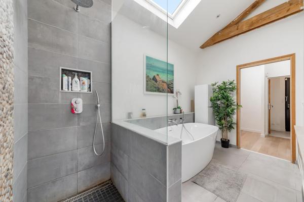 Maison Betton GRAND TERRAIN / PAS DE VIS A VIS / SEJOUR 70 M² / SUITE PARENTALE.