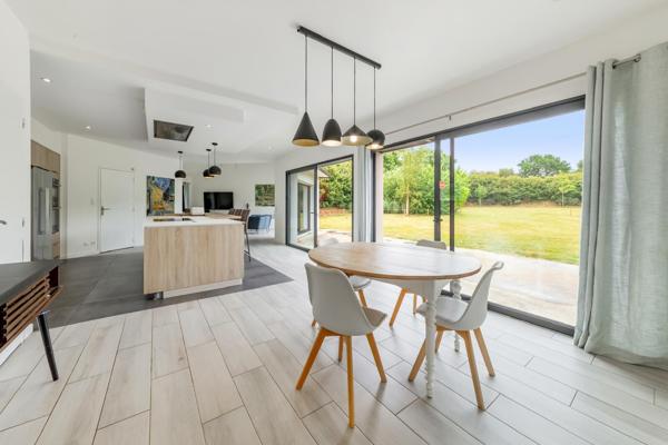 Maison Betton GRAND TERRAIN / PAS DE VIS A VIS / SEJOUR 70 M² / SUITE PARENTALE.