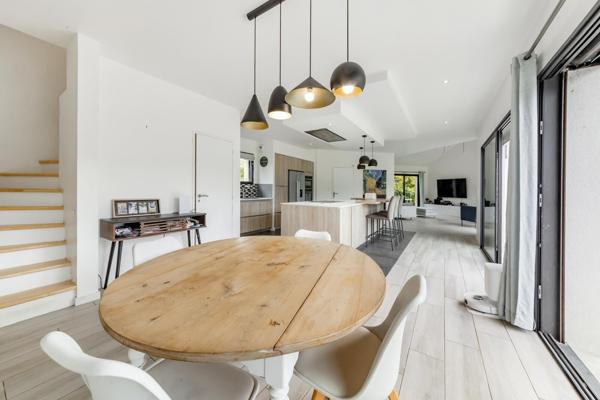 Maison Betton GRAND TERRAIN / PAS DE VIS A VIS / SEJOUR 70 M² / SUITE PARENTALE.