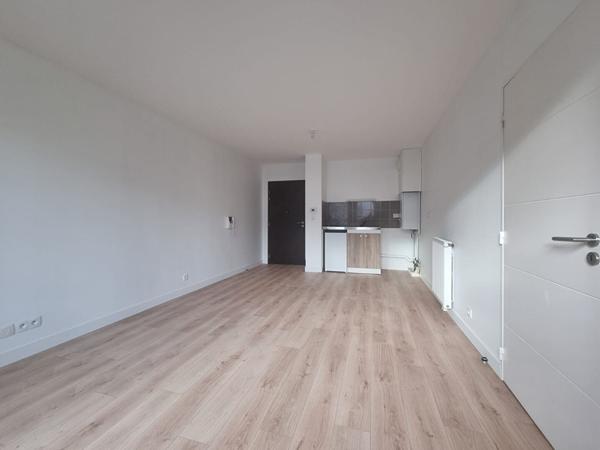 Nantes Zola, T2 avec avec loggia et parking.