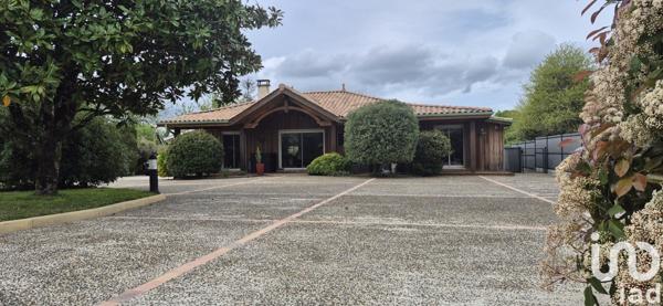 Maison à vendre 4 pièces 200 m² Le Pian-Médoc