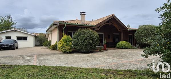 Maison à vendre 4 pièces 200 m² Le Pian-Médoc