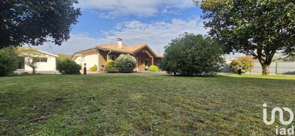 Maison à vendre 4 pièces 200 m² Le Pian-Médoc