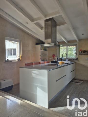 Maison à vendre 4 pièces 200 m² Le Pian-Médoc