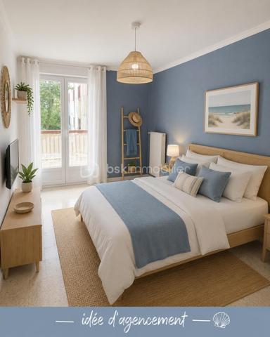 Appartement T2 avec balcon en RDC, garage et parking – Résidence Le Bel Ormeaux – Aix-en-Provence

Vous recherchez un appartement lumineux avec un fort potentiel dans un secteur recherché d'Aix-en-Provence ? Cette opportunité est faite pour vous !

Situé au sein de la résidence Le Bel Ormeaux, avenue Jean-Paul Coste, cet appartement de type 2 bénéficie d'une exposition plein sud, idéale pour profiter d'une belle luminosité tout au long de la journée.

Dès l'entrée, vous découvrirez un séjour de 16 m², équipé d'une climatisation réversible, ouvrant sur un balcon de 7 m², parfait pour profiter des journées ensoleillées. La cuisine indépendante de 11 m² offre un bel espace fonctionnel. Côté nuit, vous disposerez d'une chambre de 11 m² avec placard, d'un dressing de 2,5 m², d'une salle de bains de 7 m² ainsi que d'un WC indépendant.

Les fenêtres en PVC double vitrage assurent un excellent confort thermique et phonique.

En complément, ce bien dispose d'un garage fermé d'environ 15 m² ainsi que d'une place de parking privative, deux prestations particulièrement recherchées à Aix-en-Provence.

Quelques travaux de rafraîchissement permettront de révéler tout le potentiel de cet appartement et de le personnaliser selon vos goûts.

Un emplacement privilégié

La résidence bénéficie d'un environnement pratique avec de nombreux commerces de proximité, accessibles en quelques minutes. Vous rejoindrez également le centre-ville d'Aix-en-Provence et le Cours Mirabeau en seulement 7 à 10 minutes en voiture ou en environ 30 à 35 minutes à pied, tout en profitant d'un cadre de vie agréable.

Les atouts du bien :

✔ Résidence calme et recherchée
✔ Exposition plein sud
✔ Balcon de 7 m²
✔ Séjour climatisé
✔ Cuisine indépendante de 11 m²
✔ Chambre avec placard
✔ Dressing
✔ Double vitrage PVC
✔ Garage fermé d'environ 15 m²
✔ Place de parking privative
✔ Commerces à proximité immédiate
✔ Centre-ville rapidement accessible
✔ Beau potentiel après rénovation

Idéal pour un premier achat, un pied-à-terre ou un investissement locatif, cet appartement réunit tous les critères pour un projet réussi.

📞 N'attendez plus pour le découvrir ! Contactez moi dès aujourd'hui afin d'organiser une visite.
