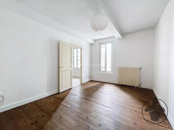 Location Appartement 4 pièces 79 m2 à Coutras