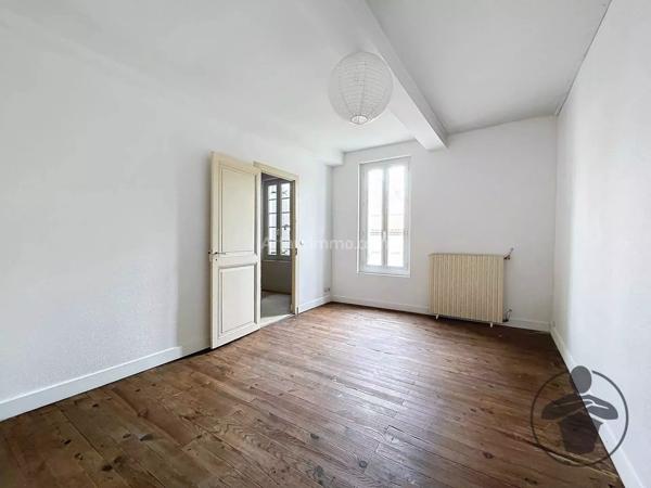 Location Appartement 4 pièces 79 m2 à Coutras