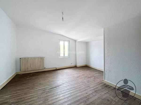 Location Appartement 4 pièces 79 m2 à Coutras
