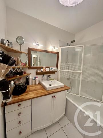 Appartement T4 à vendre  4 pièces - 78,81 m 2   BIZANOS  - 64