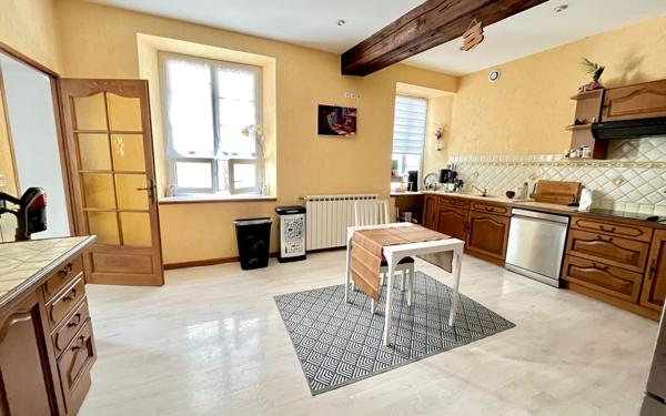 Maison à vendre    7 pièces •  Cognac