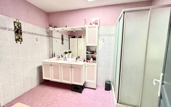 Maison à vendre    7 pièces •  Cognac